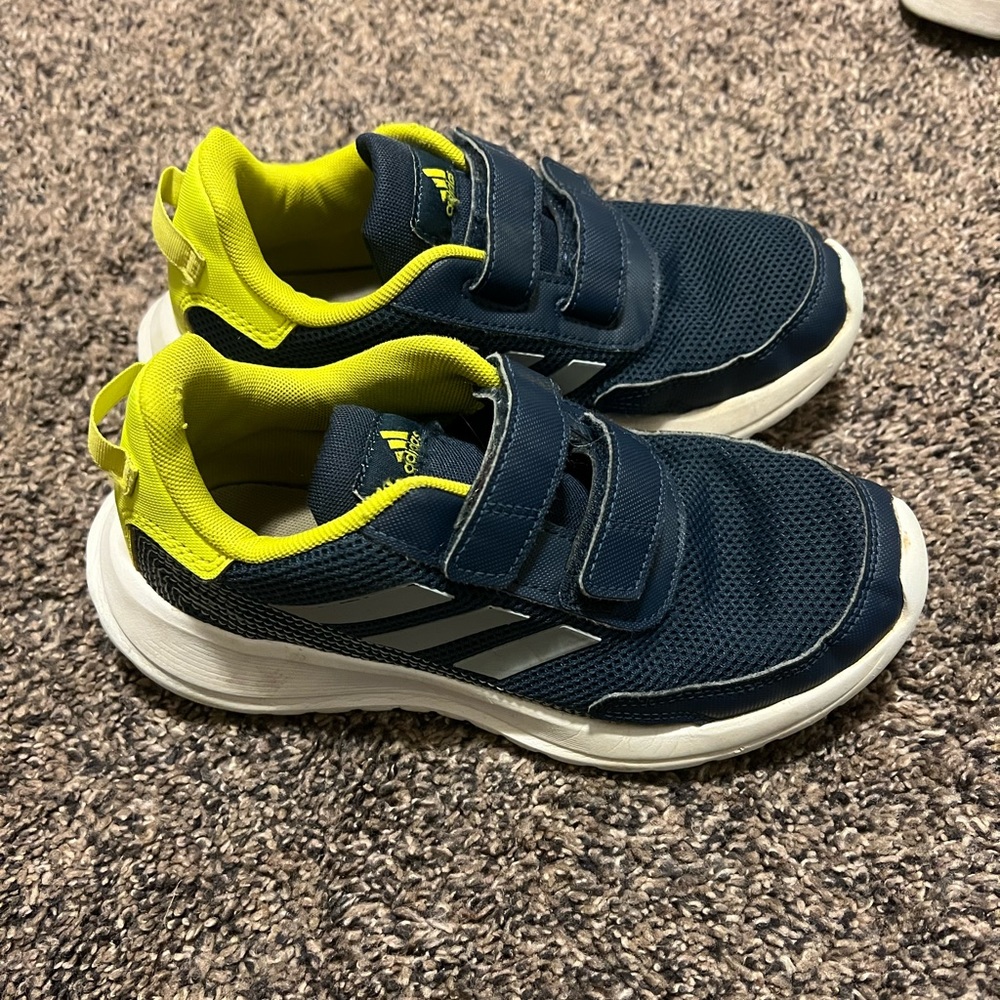 Boys Adidas size 2.5 shoes